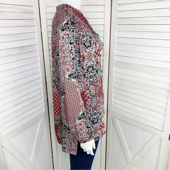 Ellen Tracy Multi Print Ruffle Front Blouse Small Red Black 3/4 Button - Picture 3 of 11